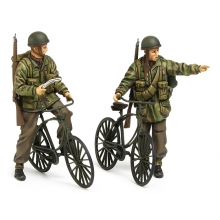 TAMIYA 35333 1:35 BRITISH PARATROOPERS SET W BICYLCLES