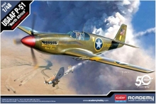 ACADEMY 12338 1:48 USAAF P 51 NORTH AFRICA