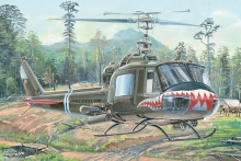 HOBBYBOSS 81807 UH 1 HUEY B C 1:18