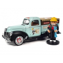 AUTOWORLD AWSS138 1:18 1940 MONOPOLY FORD TRUCK W / RESIN FIGURE