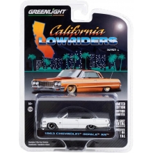 GREENLIGHT 63030-C 1:64 1963 CHEVROLET IMPALA SS WHITE SOLID PACK
