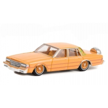 GREENLIGHT 63030-F 1:64 1990 CHEVROLET CAPRICE CLASSIC WITH CONTINENTAL KIT