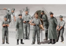 TRUMPETER 00409 GERMAN ARTILL CREW MORSER KARL ( 8 FIGUREN ) 1:35