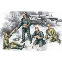 ICM 35351 1:35 SOVIET TANK CREW 1943 45