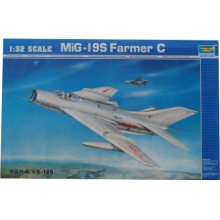 TRUMPETER 02207 1:32 MIG 19 S FARMER F6